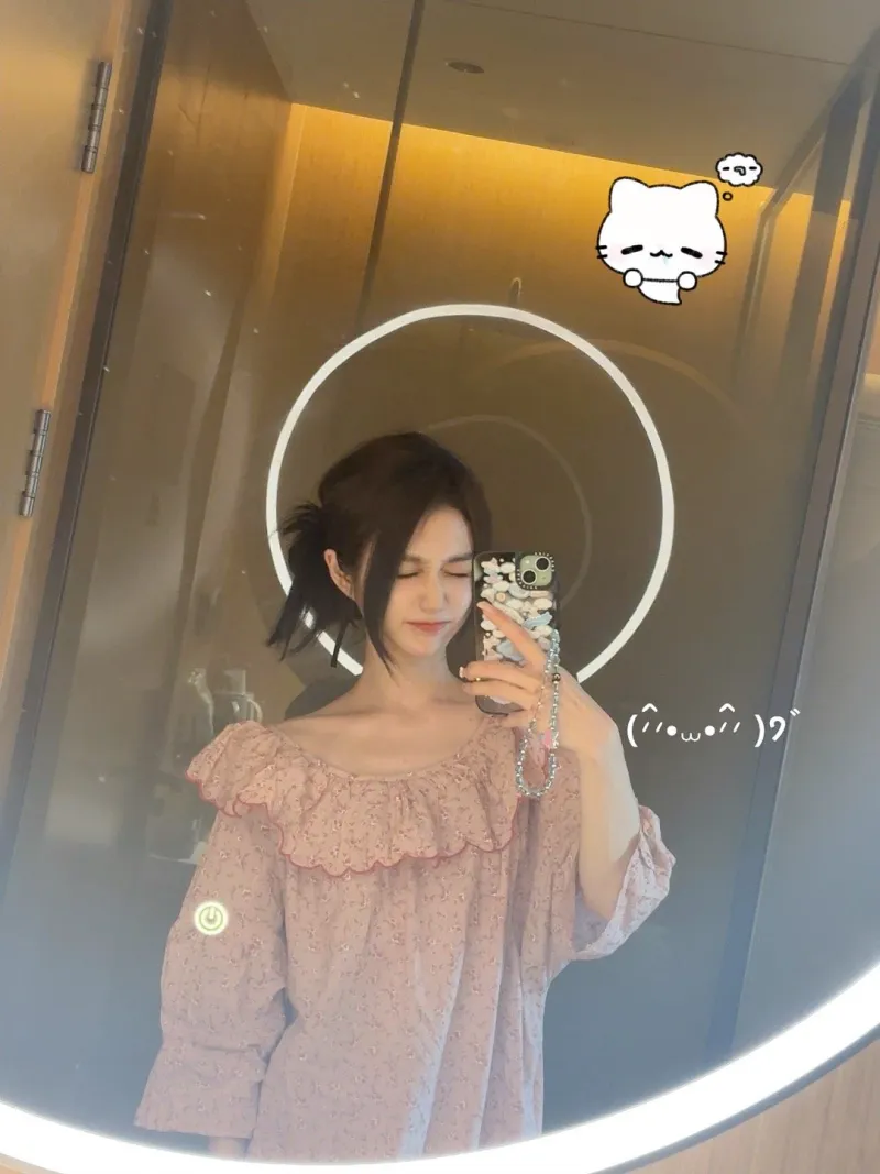 mk体育官网-主持小悠晒照：落地西安啦，有没有好吃的油泼面推荐呀