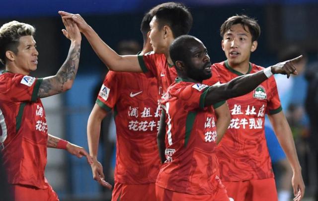 【中超】钟义浩阿奇姆彭破门 河南3比1逆转海牛